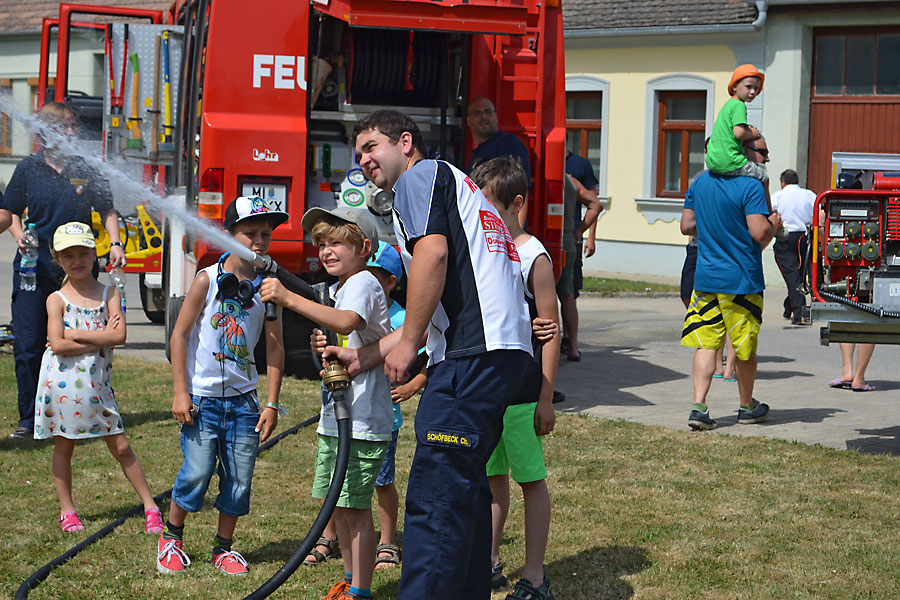 Tag der offenen Feuerwehrhaustür zum 130. Gründungsjubiläum 2015